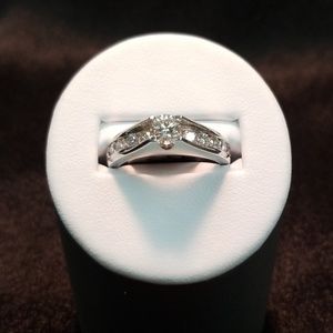 14K white gold diamond ring